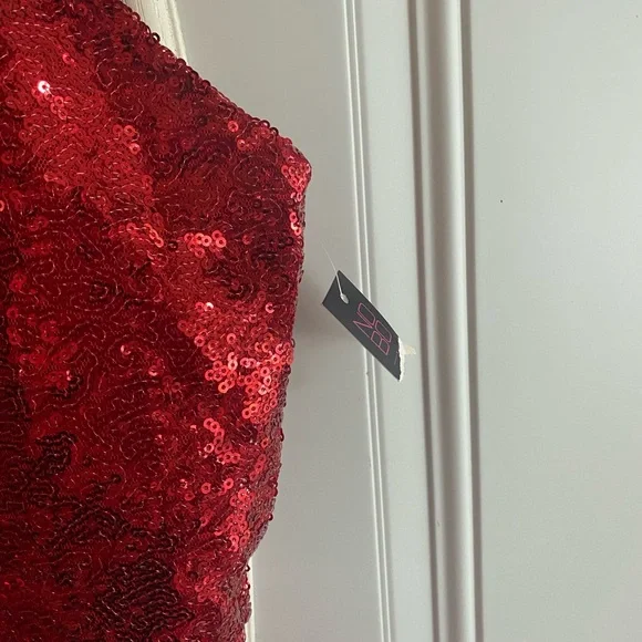 No Boundaries NWT red sequin peplum camisole - Picture 4 of 6